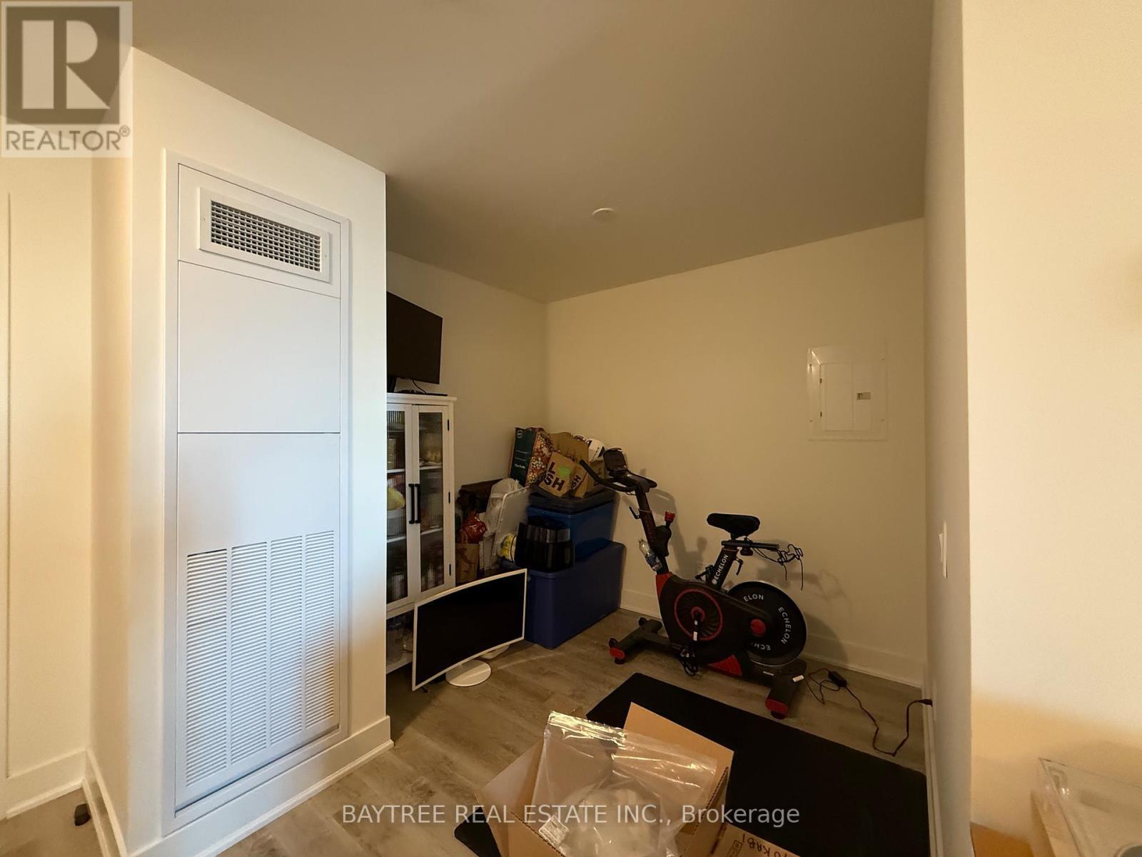 403 - 185 Deerfield Road, Newmarket, ON - Indoor Photo Showing Other Room