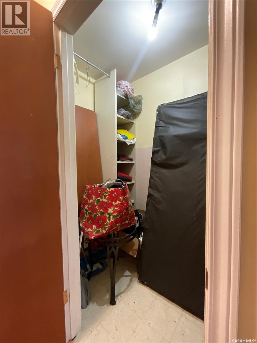 20 4505 Rae Street, Regina, SK - Indoor