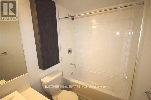 1202 - 68 Shuter Street, Toronto, ON - Indoor Photo Showing Bathroom