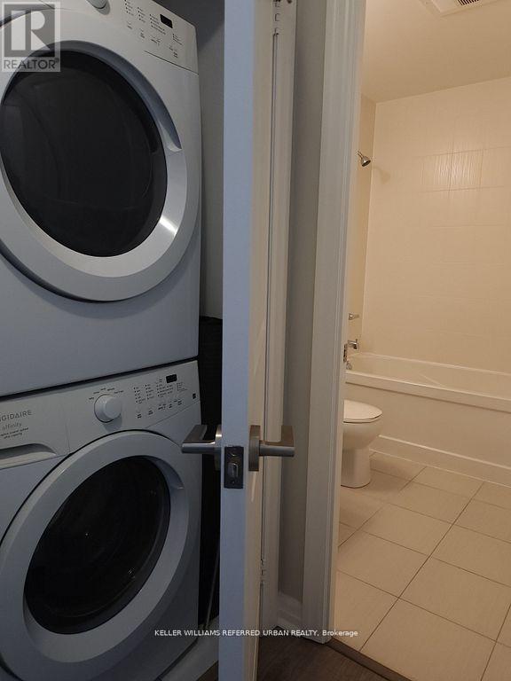 2204 - 2015 Sheppard Avenue E, Toronto, ON - Indoor Photo Showing Laundry Room