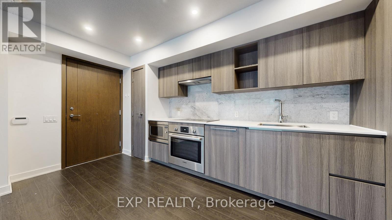 615 - 17 Bathurst Street, Toronto, ON - Indoor Photo Showing Kitchen