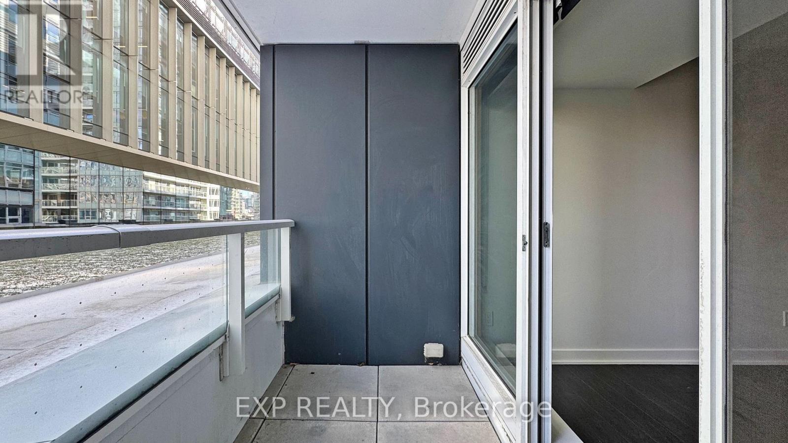 615 - 17 Bathurst Street, Toronto, ON - With Exterior