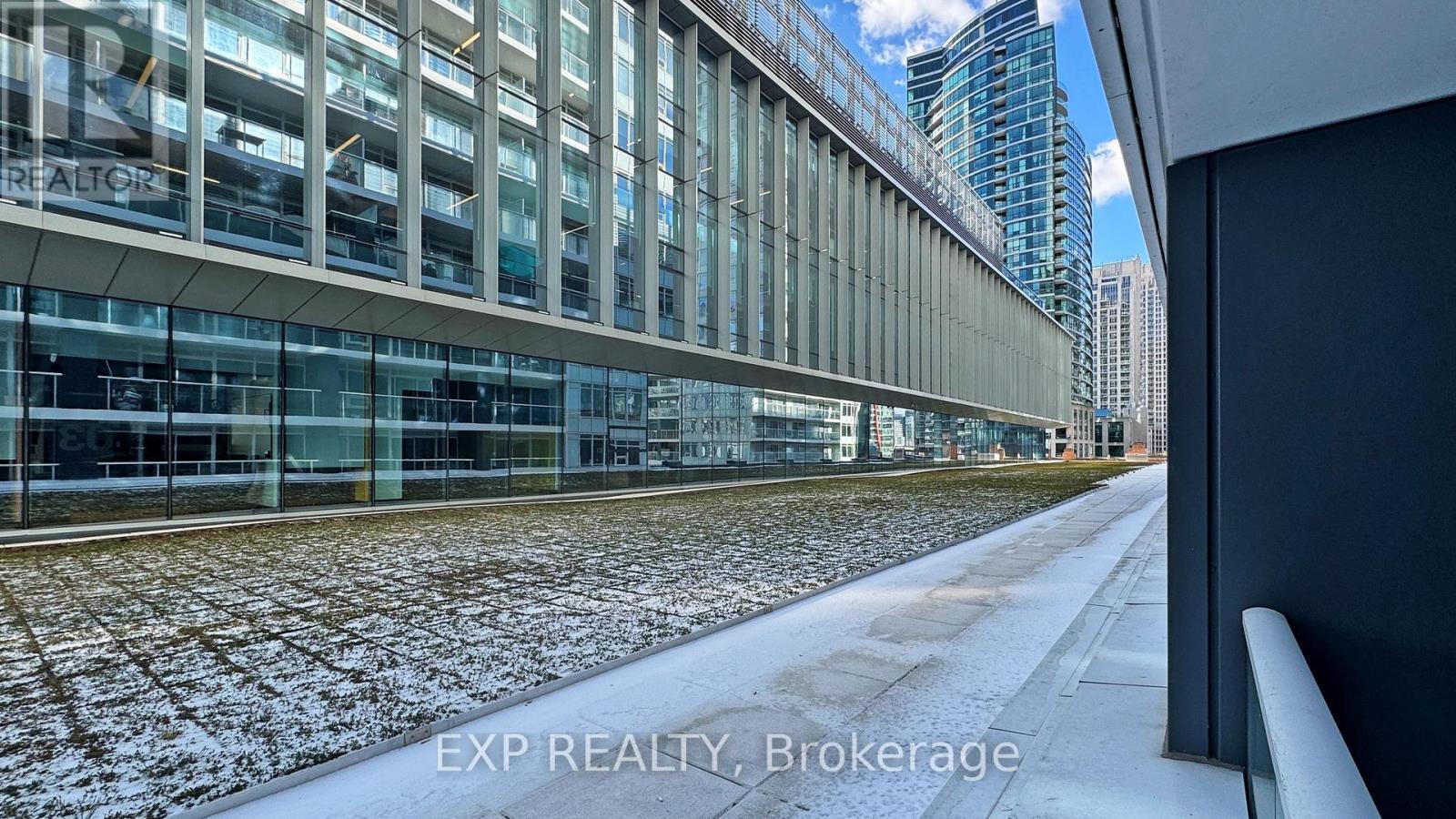 615 - 17 Bathurst Street, Toronto, ON - Outdoor