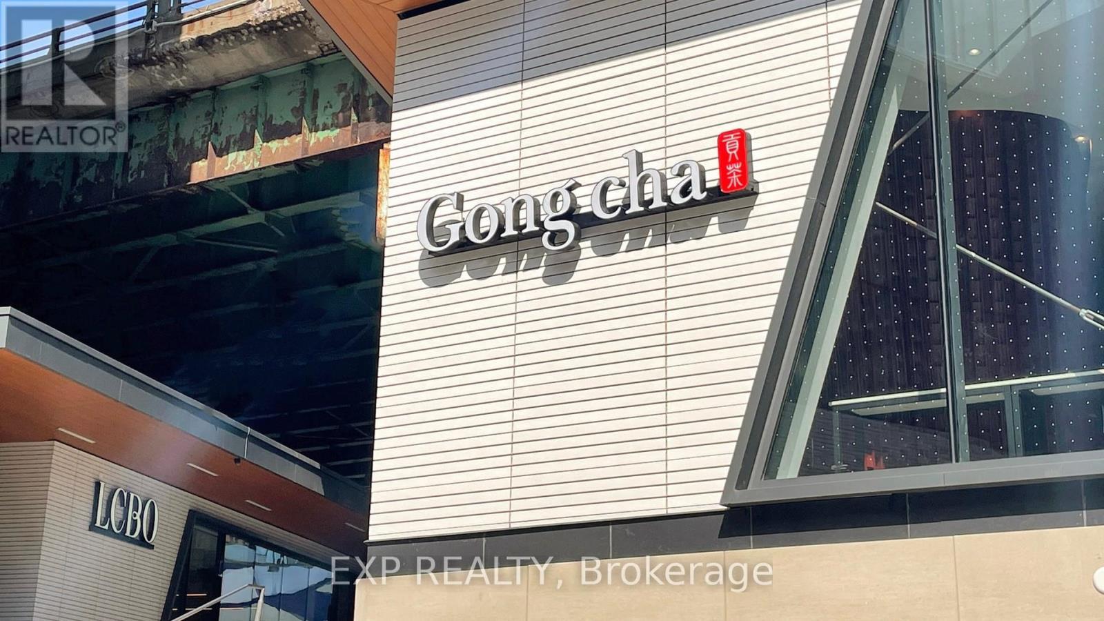 615 - 17 Bathurst Street, Toronto, ON - Outdoor