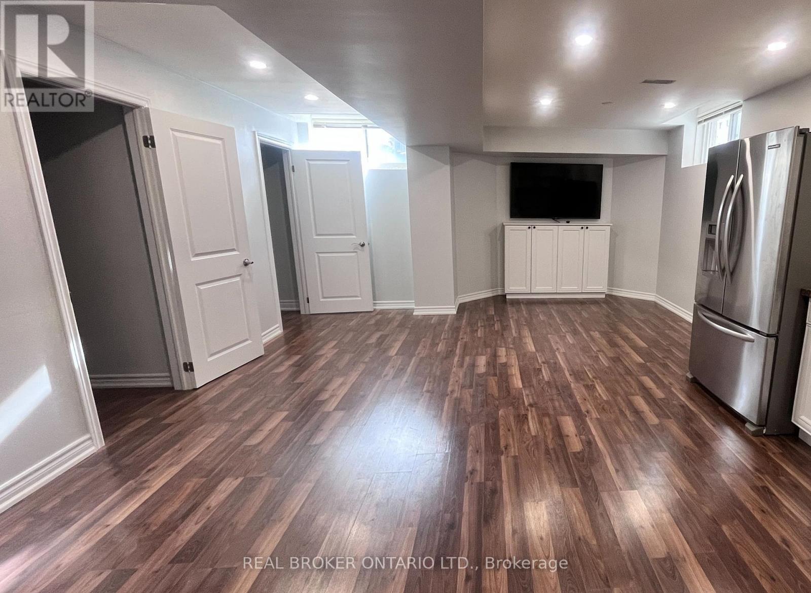 Basement Apartment - 15 Birchpark Drive, Whitby, ON - Indoor