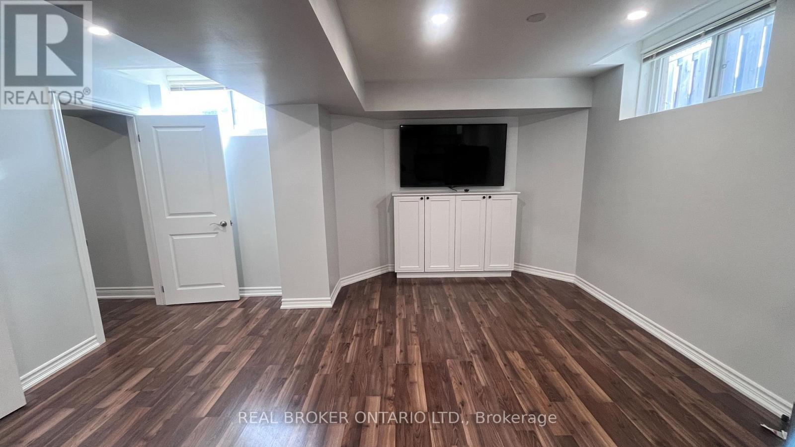 Basement Apartment - 15 Birchpark Drive, Whitby, ON - Indoor Photo Showing Other Room