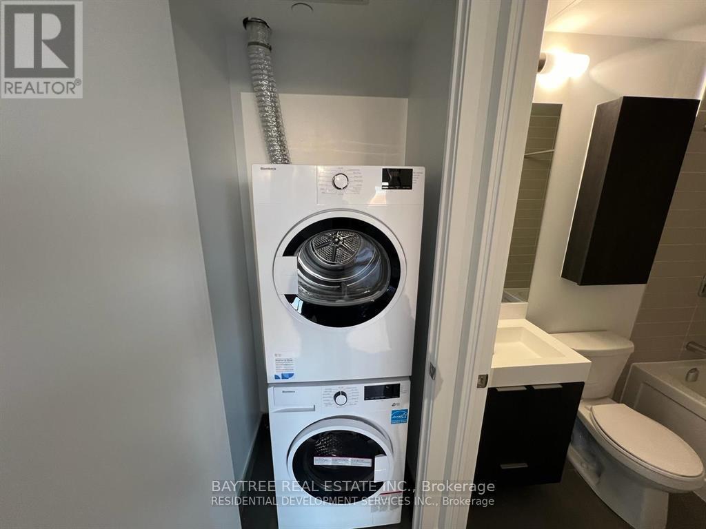 903 - 3100 Keele Street, Toronto, ON - Indoor Photo Showing Laundry Room