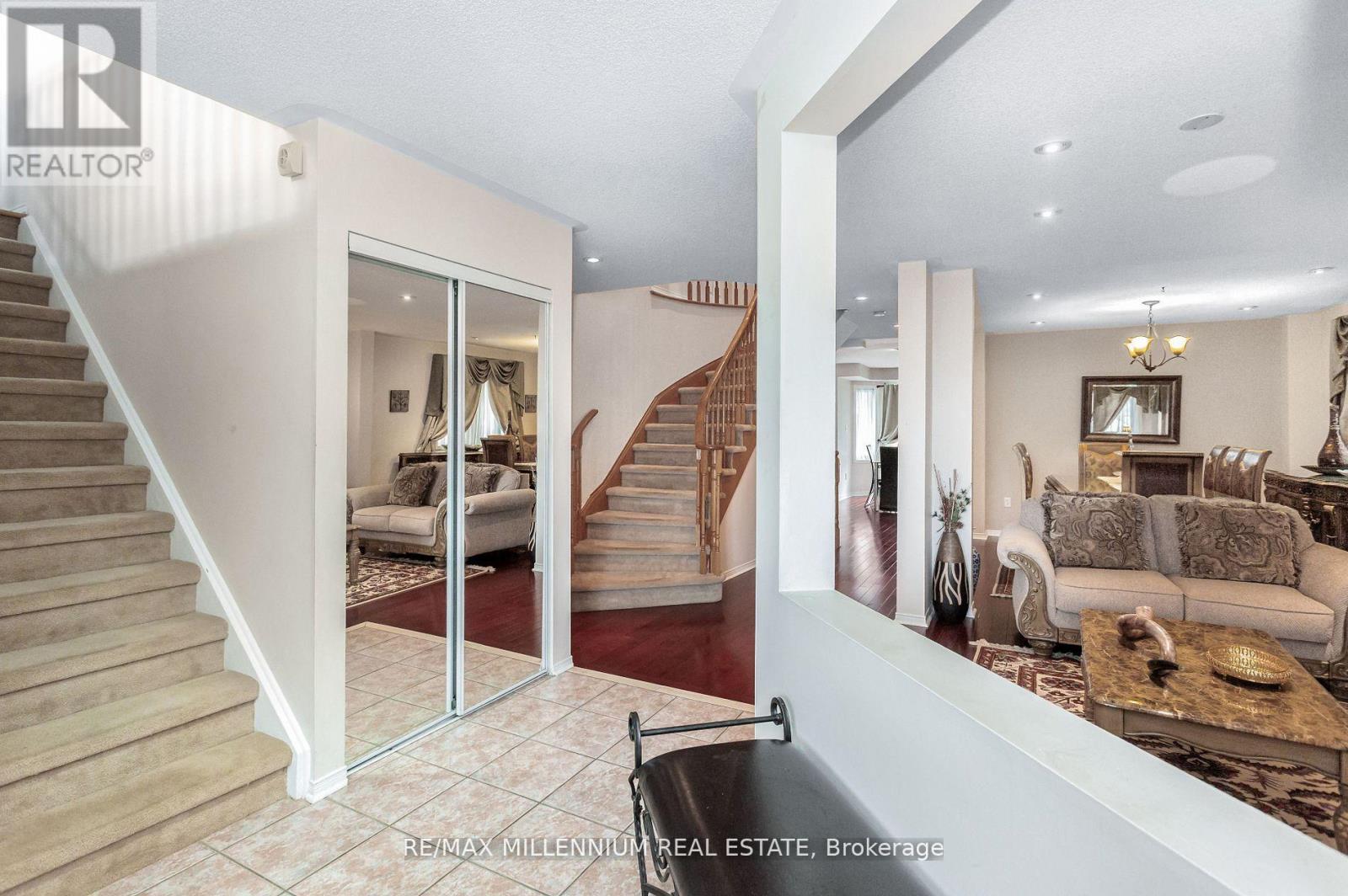 5525 Heatherleigh Avenue, Mississauga, ON - Indoor