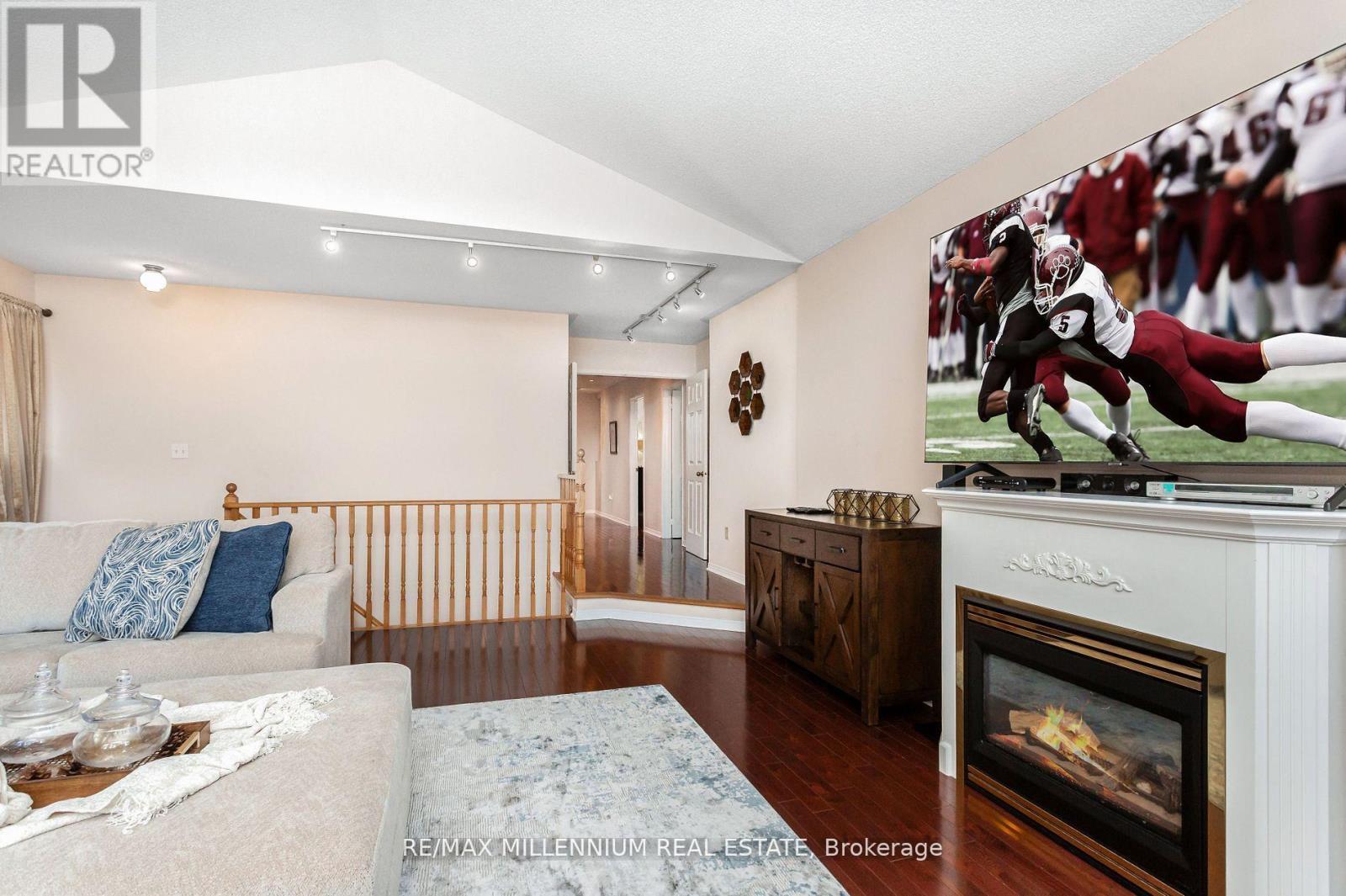 5525 Heatherleigh Avenue, Mississauga, ON - Indoor With Fireplace