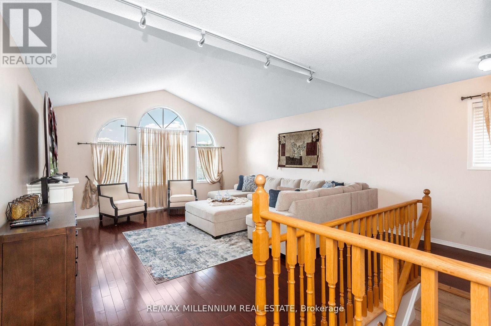5525 Heatherleigh Avenue, Mississauga, ON - Indoor