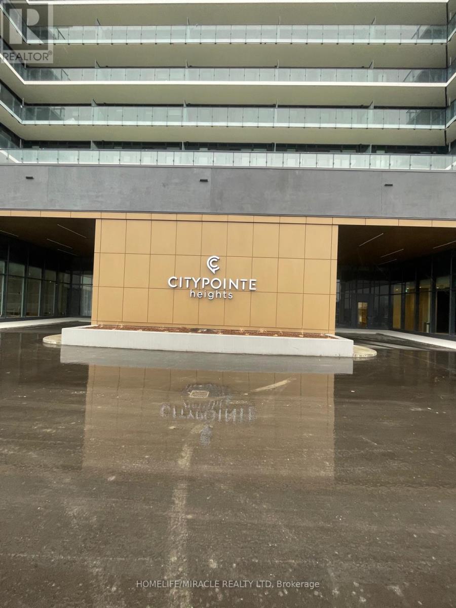 805 - 15 Skyridge Drive, Brampton, ON - Outdoor