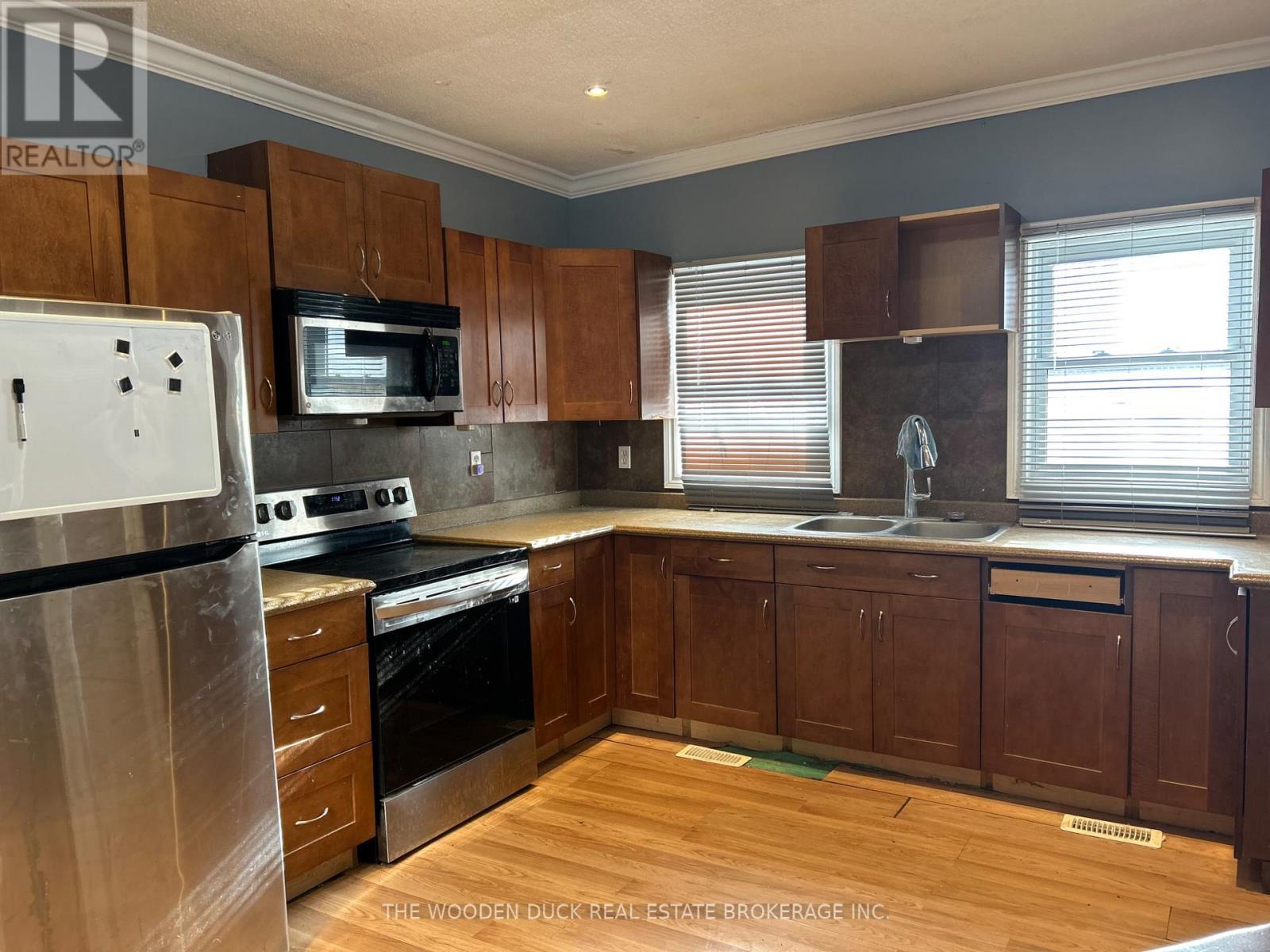 231 County Rd 28 Road, Otonabee-South Monaghan, ON - Indoor Photo Showing Kitchen With Double Sink