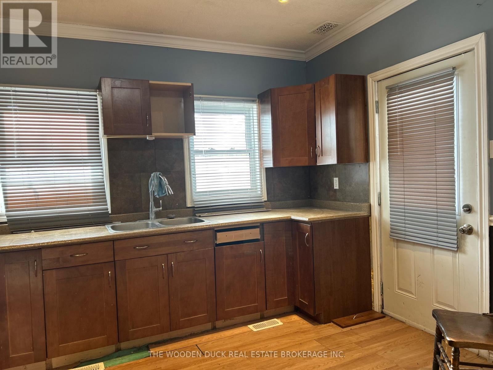231 County Rd 28 Road, Otonabee-South Monaghan, ON - Indoor Photo Showing Kitchen With Double Sink