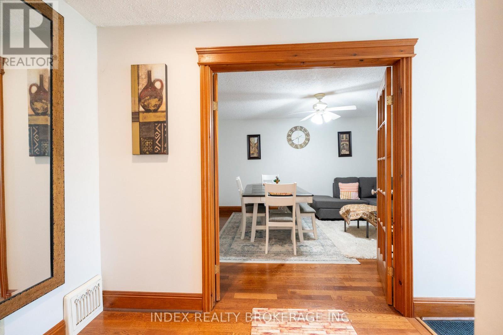 1073 Kent Avenue E, Oakville, ON - Indoor Photo Showing Other Room