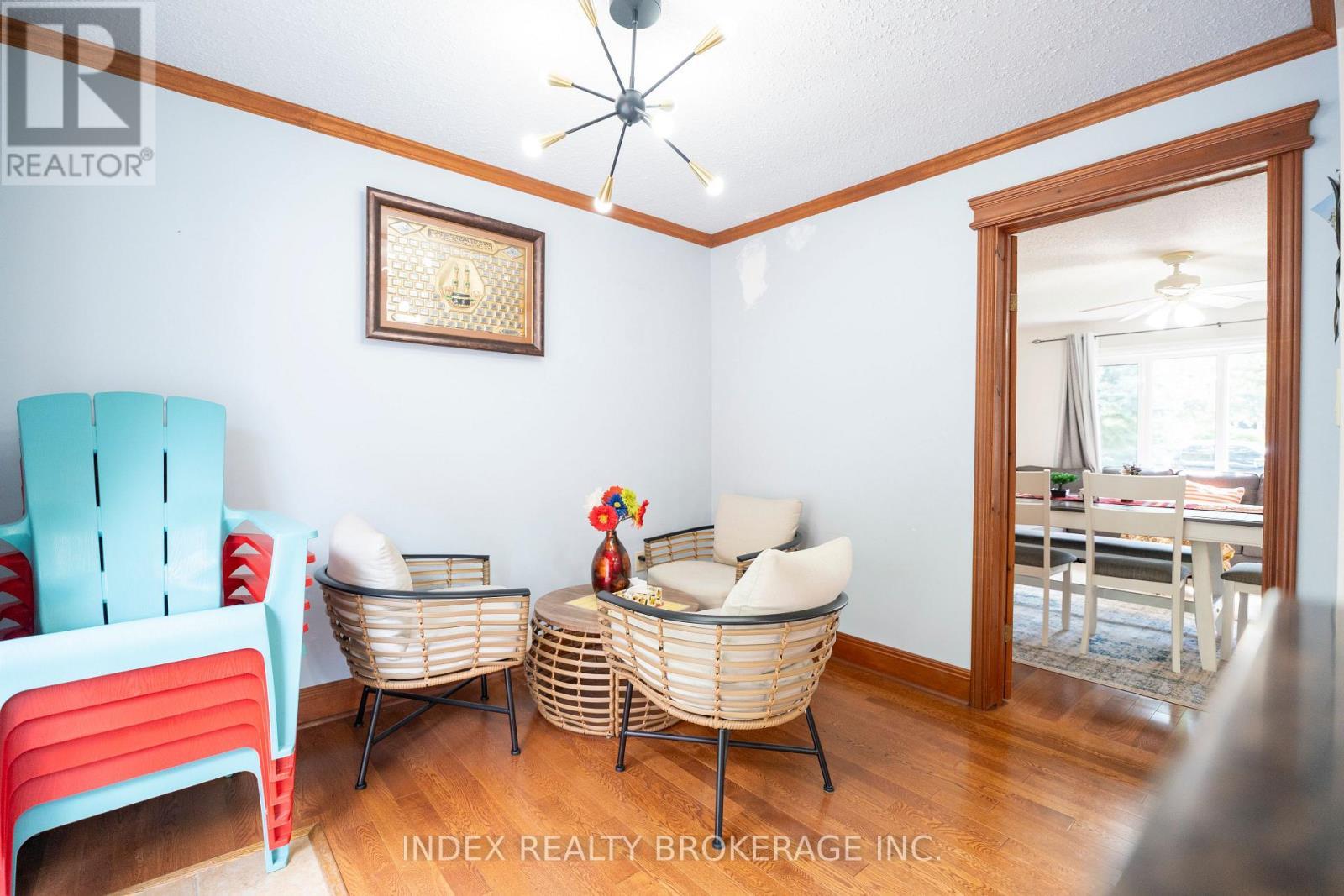 1073 Kent Avenue E, Oakville, ON - Indoor Photo Showing Dining Room