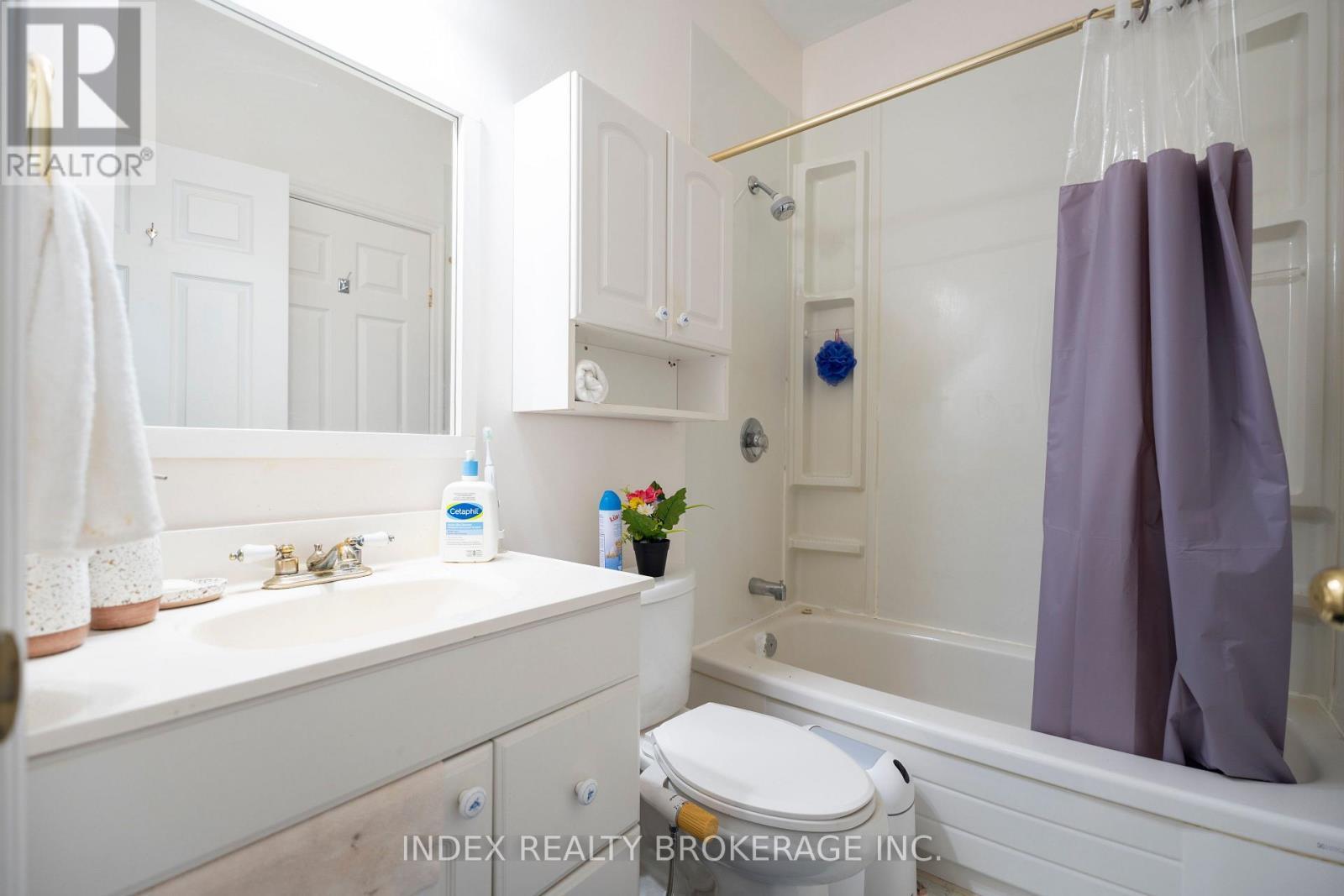 1073 Kent Avenue E, Oakville, ON - Indoor Photo Showing Bathroom