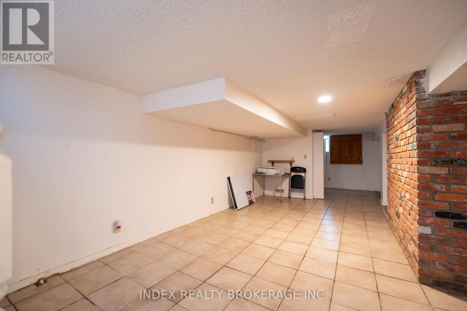 1073 Kent Avenue E, Oakville, ON - Indoor Photo Showing Other Room