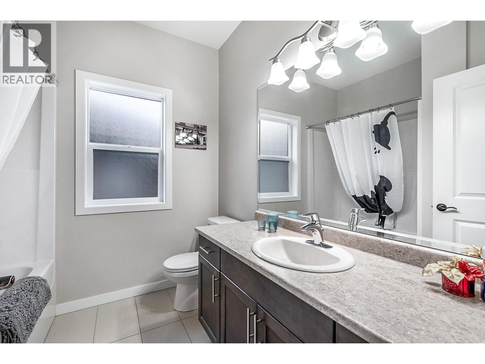 3166 Mustang Court, Kelowna, BC - Indoor Photo Showing Bathroom