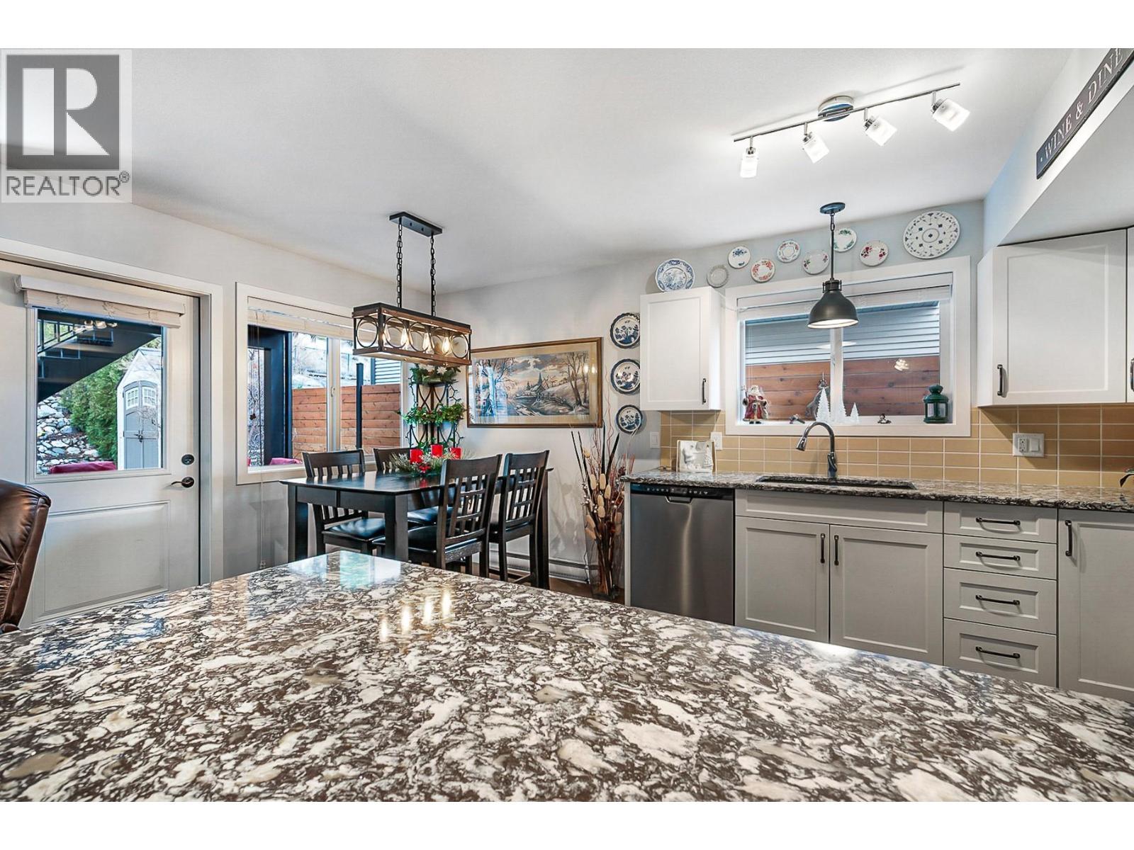 3166 Mustang Court, Kelowna, BC - Indoor