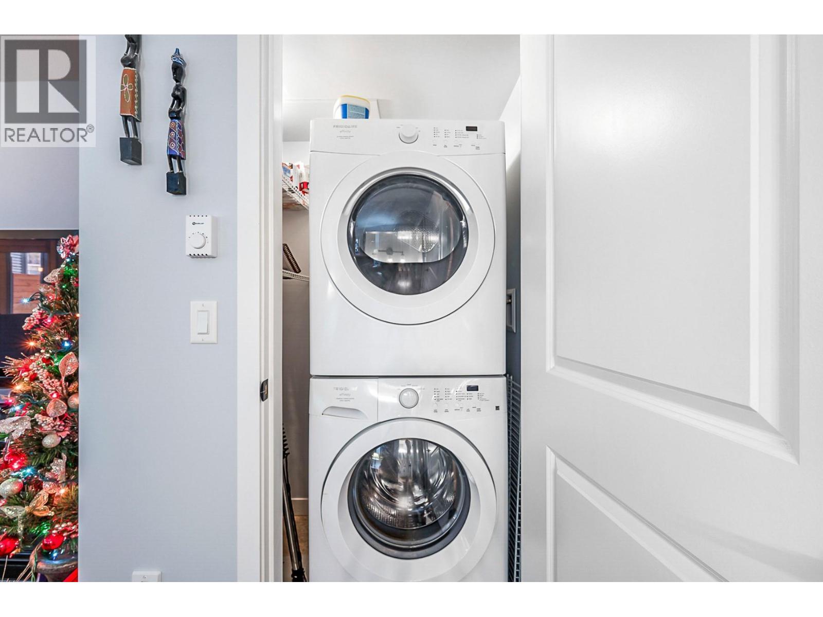 3166 Mustang Court, Kelowna, BC - Indoor Photo Showing Laundry Room