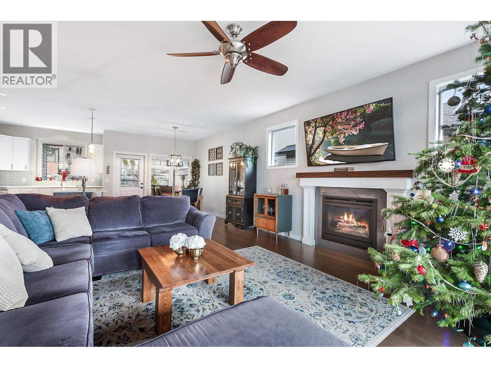 3166 Mustang Court, Kelowna, BC - Indoor Photo Showing Living Room With Fireplace