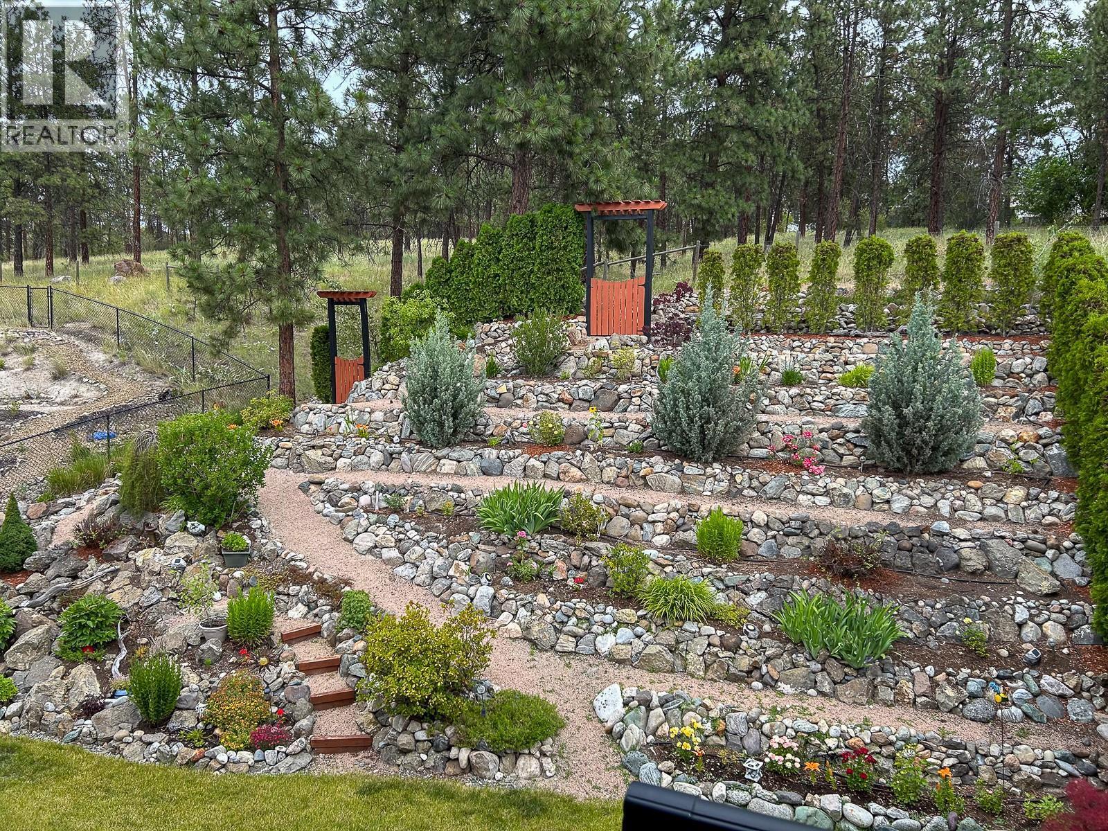 3166 Mustang Court, Kelowna, BC - Outdoor