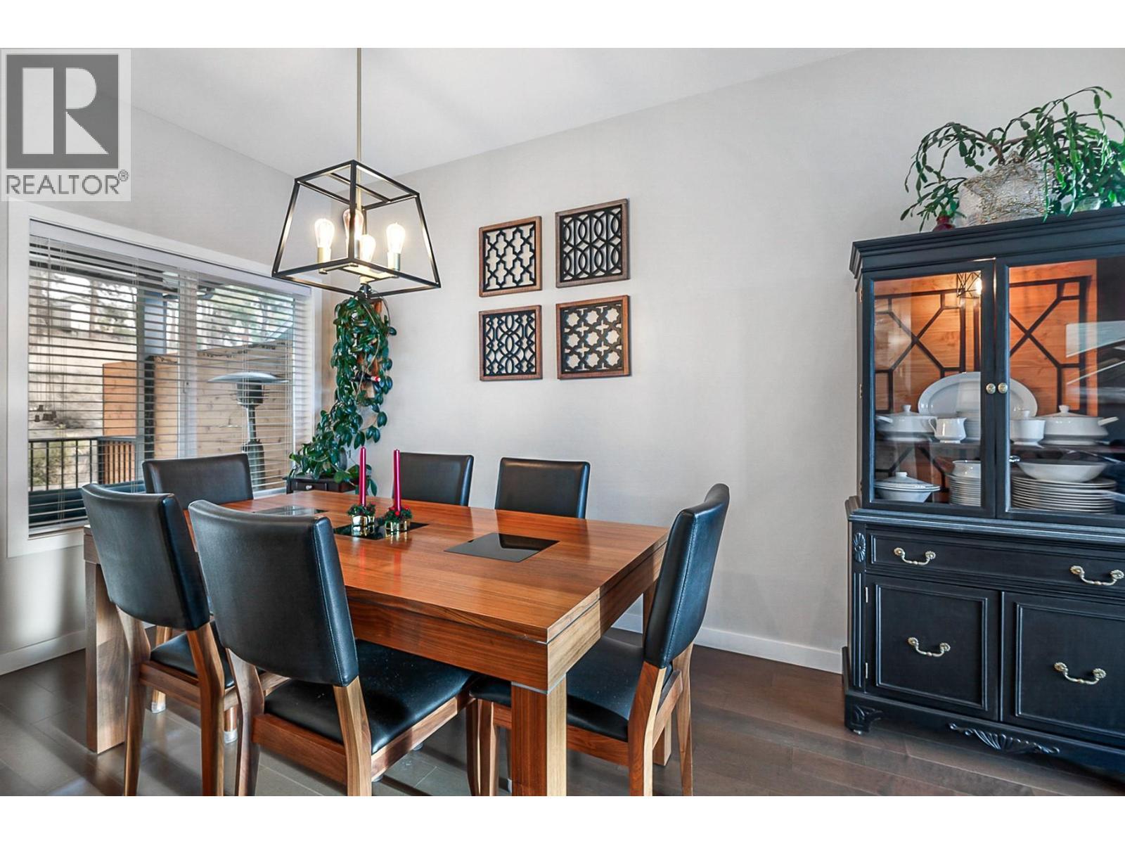 3166 Mustang Court, Kelowna, BC - Indoor Photo Showing Dining Room