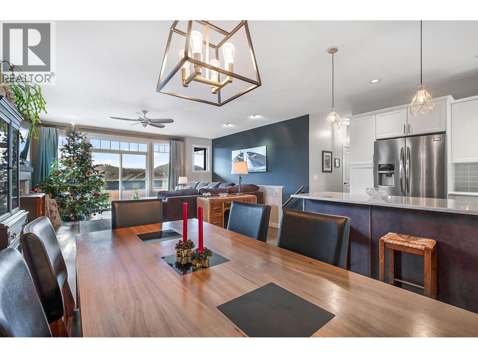 3166 Mustang Court, Kelowna, BC - Indoor Photo Showing Dining Room