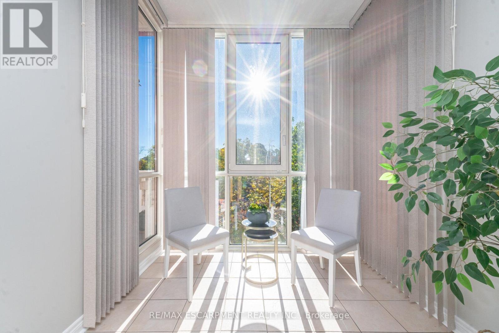 Gla1 - 60 Old Mill Road, Oakville, ON - Photo Showing Other Room