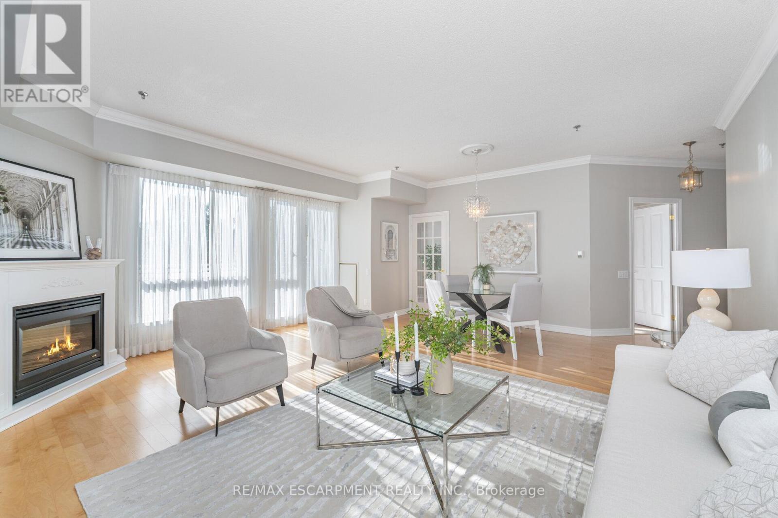 Gla1 - 60 Old Mill Road, Oakville, ON - Indoor Photo Showing Living Room With Fireplace