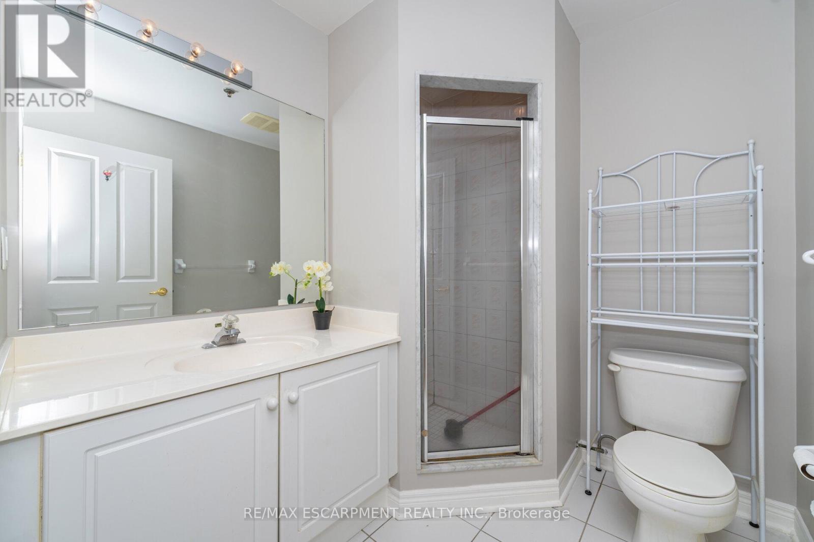 Gla1 - 60 Old Mill Road, Oakville, ON - Indoor Photo Showing Bathroom