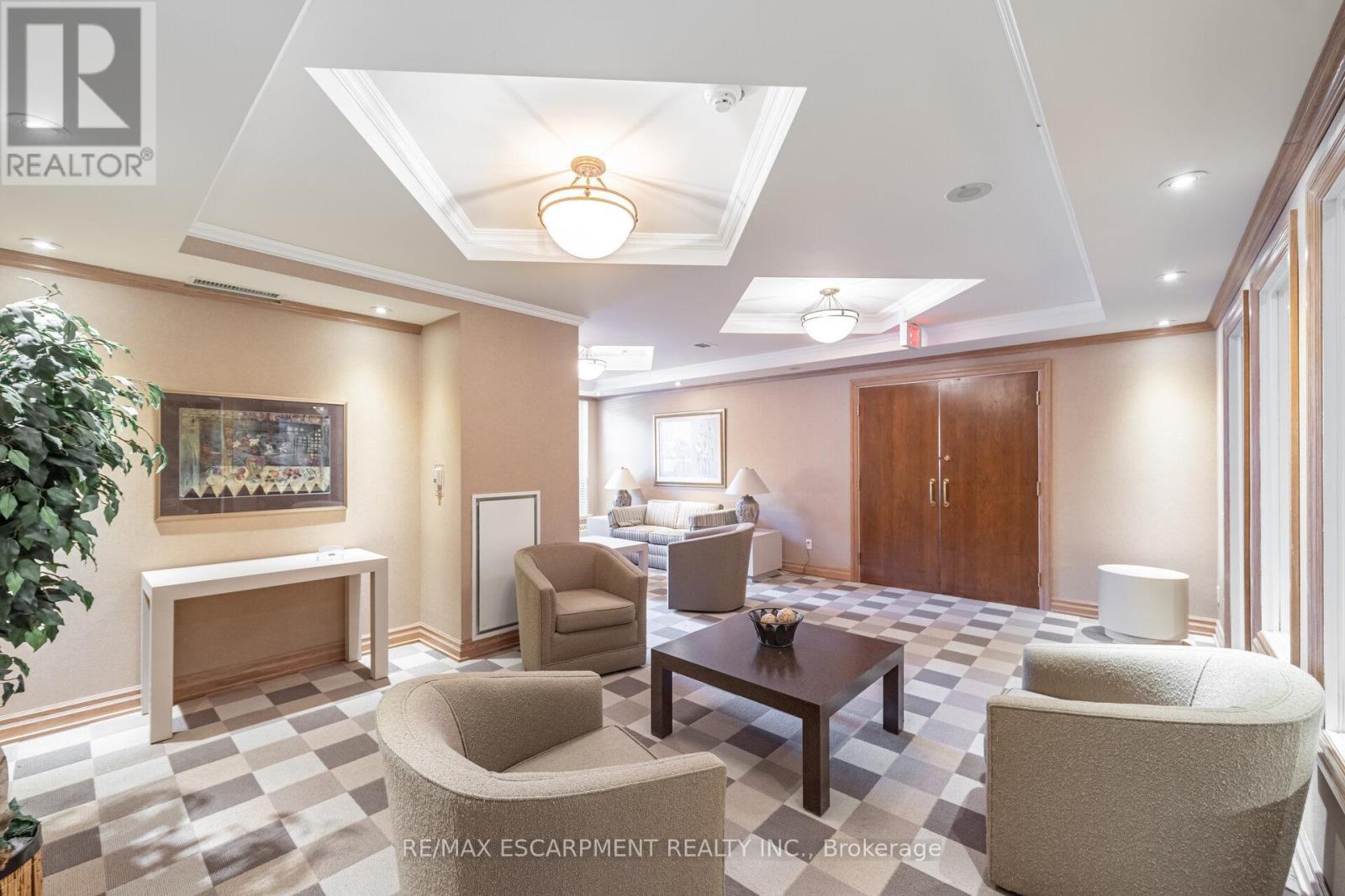 Gla1 - 60 Old Mill Road, Oakville, ON - Indoor