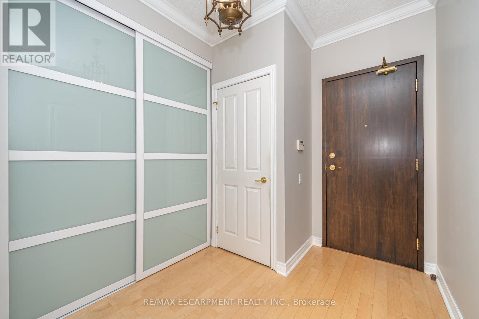 Gla1 - 60 Old Mill Road, Oakville, ON - Indoor Photo Showing Other Room