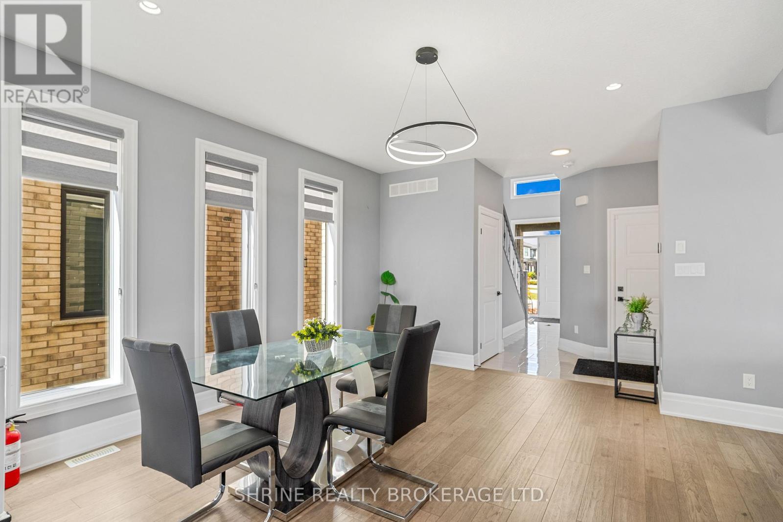 957 Holtby Court, London North (North E), ON - Indoor Photo Showing Dining Room