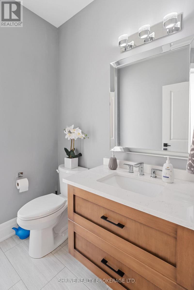 957 Holtby Court, London North (North E), ON - Indoor Photo Showing Bathroom