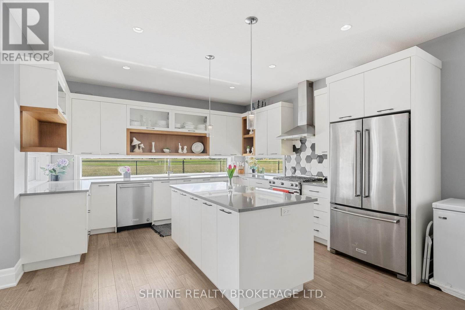 957 Holtby Court, London North (North E), ON - Indoor Photo Showing Kitchen