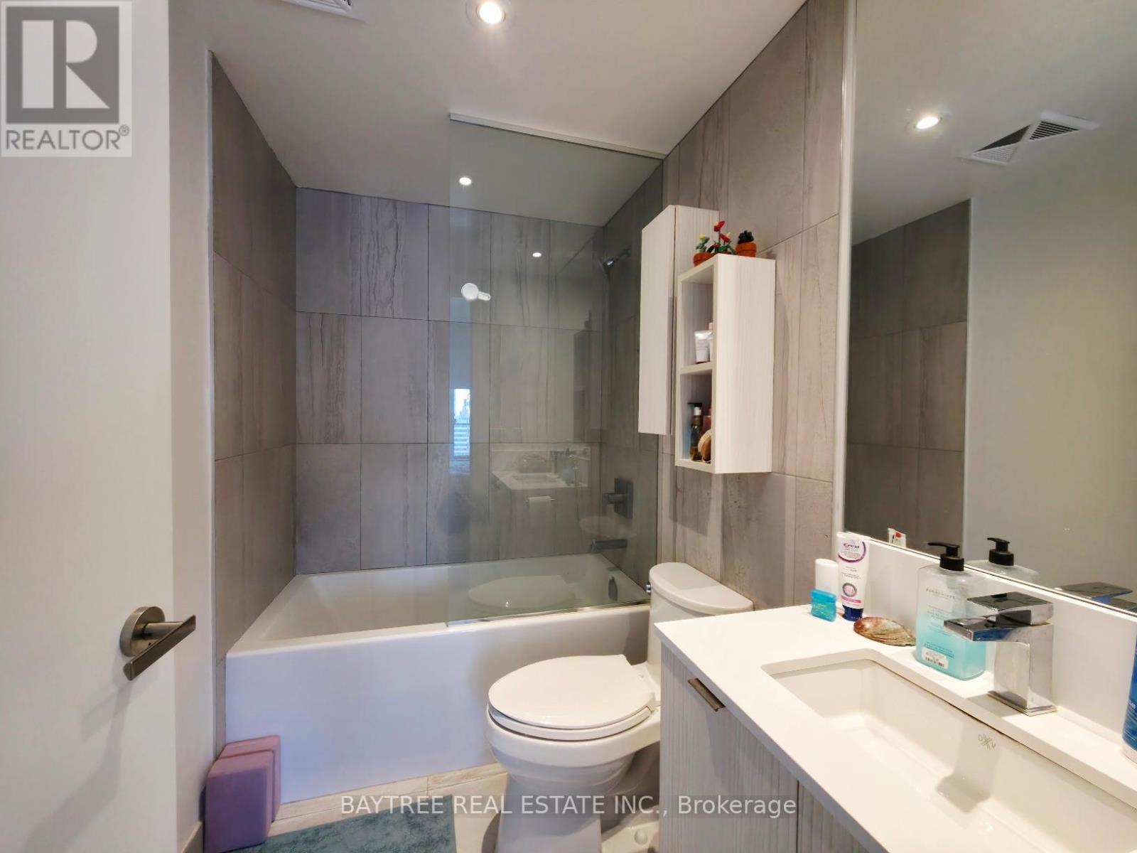 1911 - 195 Redpath Avenue, Toronto, ON - Indoor Photo Showing Bathroom