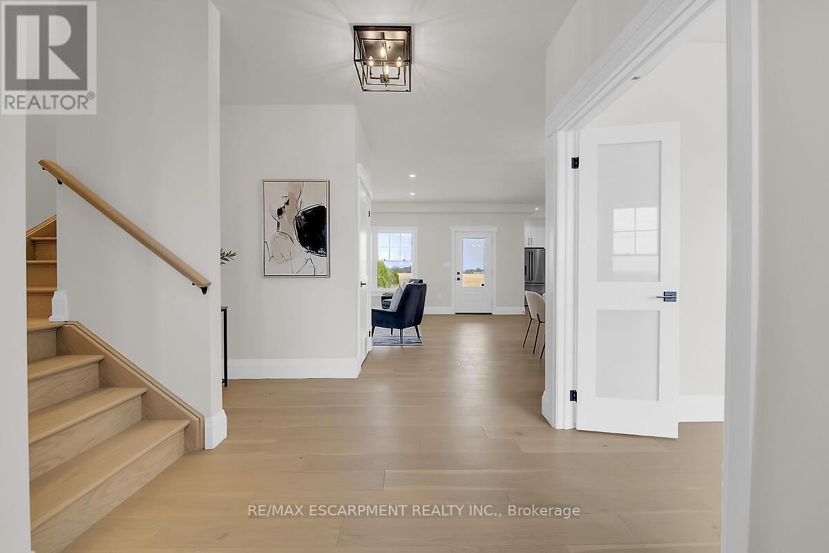 8184 Airport Road E, Hamilton, ON - Indoor Photo Showing Other Room