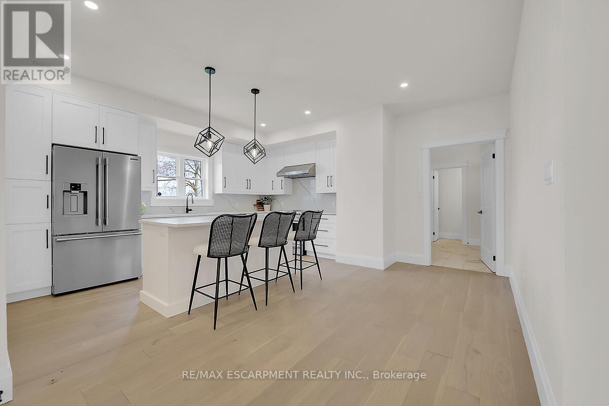 8184 Airport Road E, Hamilton, ON - Indoor