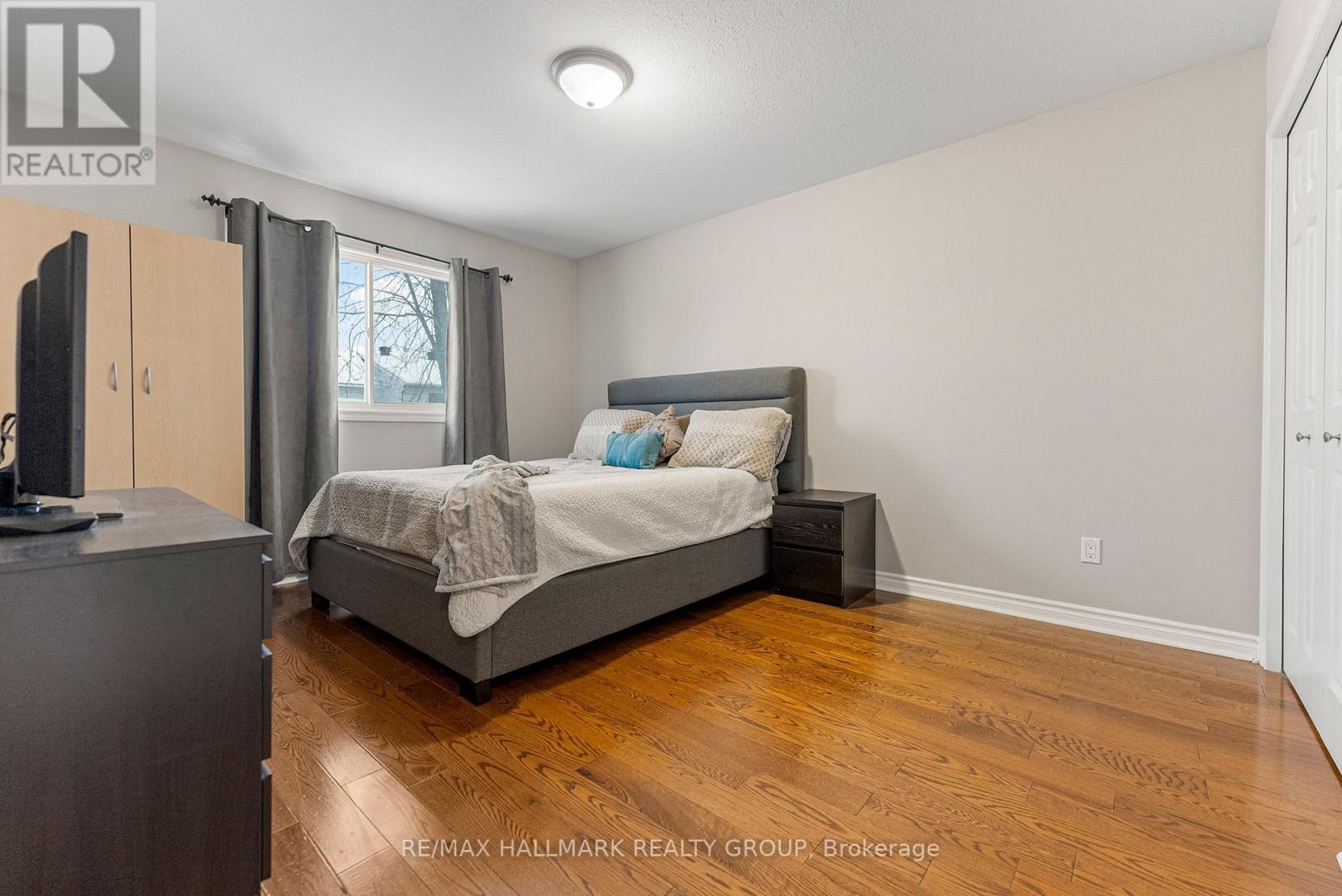 62 Whalings Circle, Ottawa, ON - Indoor Photo Showing Bedroom