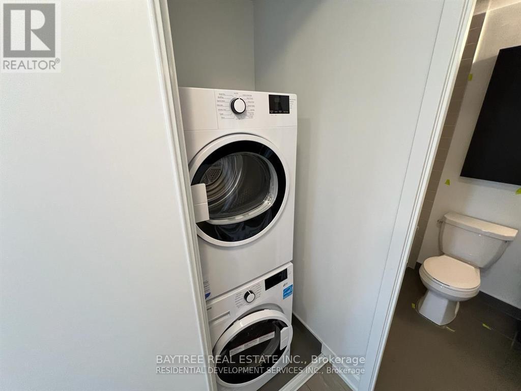 1106 - 3100 Keele Street, Toronto, ON - Indoor Photo Showing Laundry Room