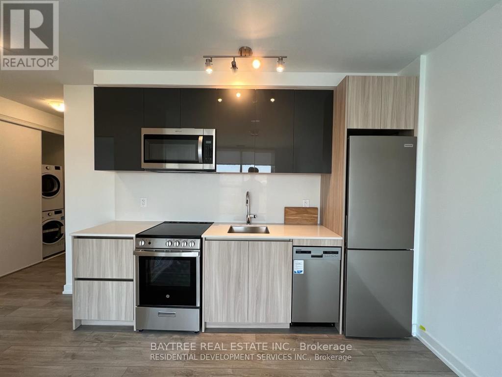 1106 - 3100 Keele Street, Toronto, ON - Indoor Photo Showing Kitchen