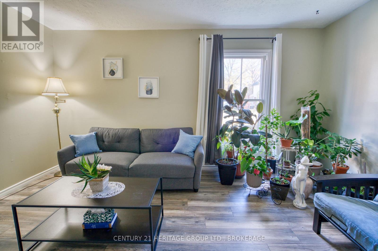 143 Green Street, Deseronto (Deseronto (Town)), ON - Indoor Photo Showing Living Room