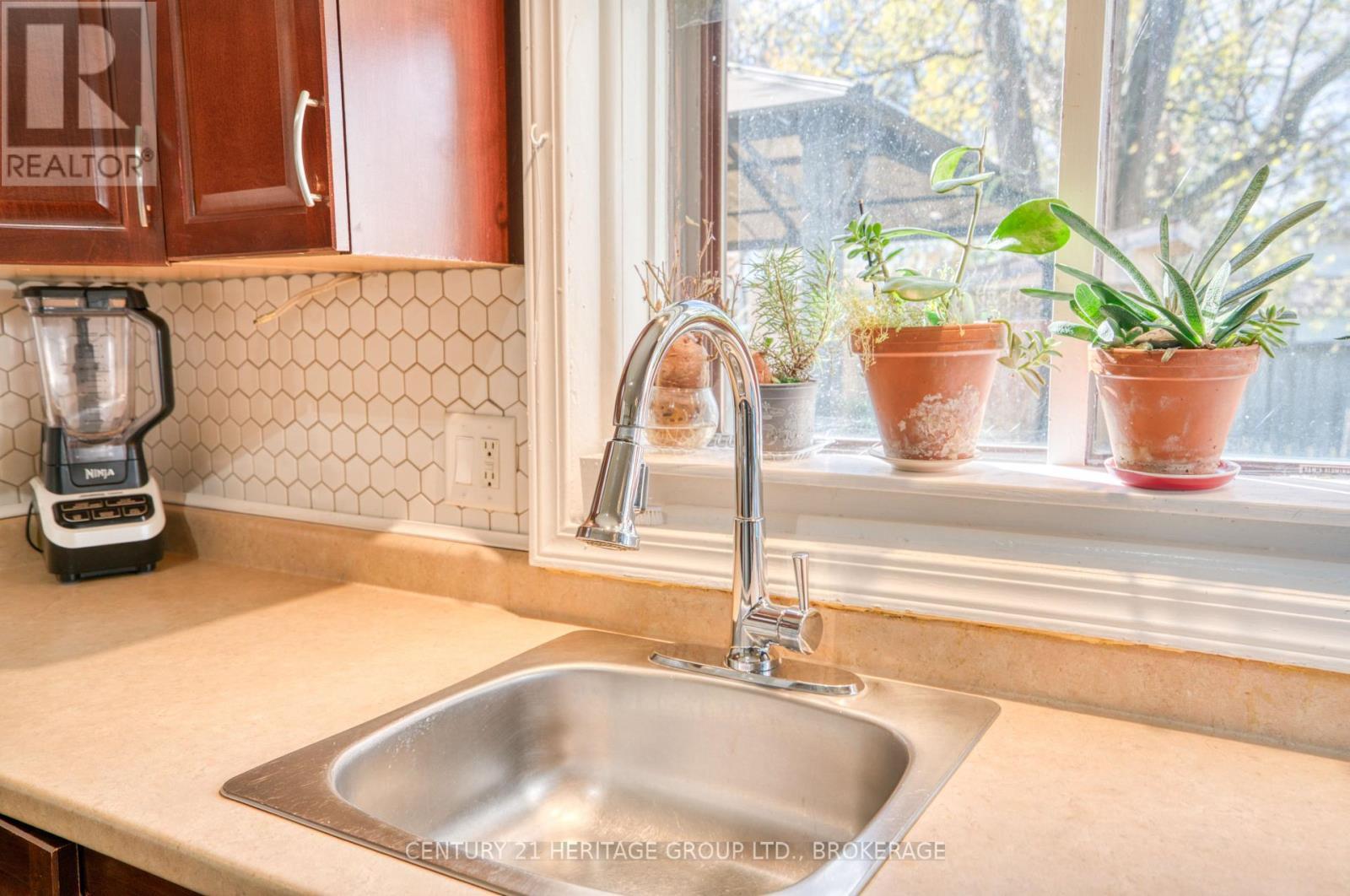 143 Green Street, Deseronto (Deseronto (Town)), ON - Indoor Photo Showing Kitchen