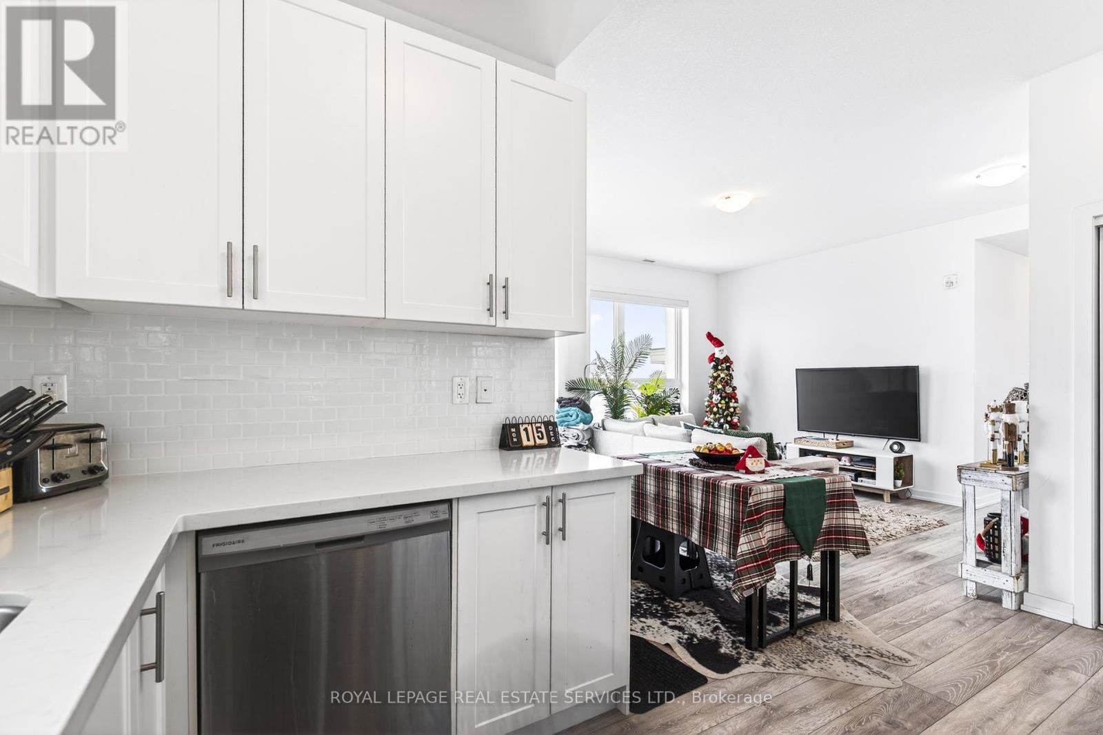 631 - 125 Shoreview Place S, Hamilton, ON - Indoor Photo Showing Kitchen
