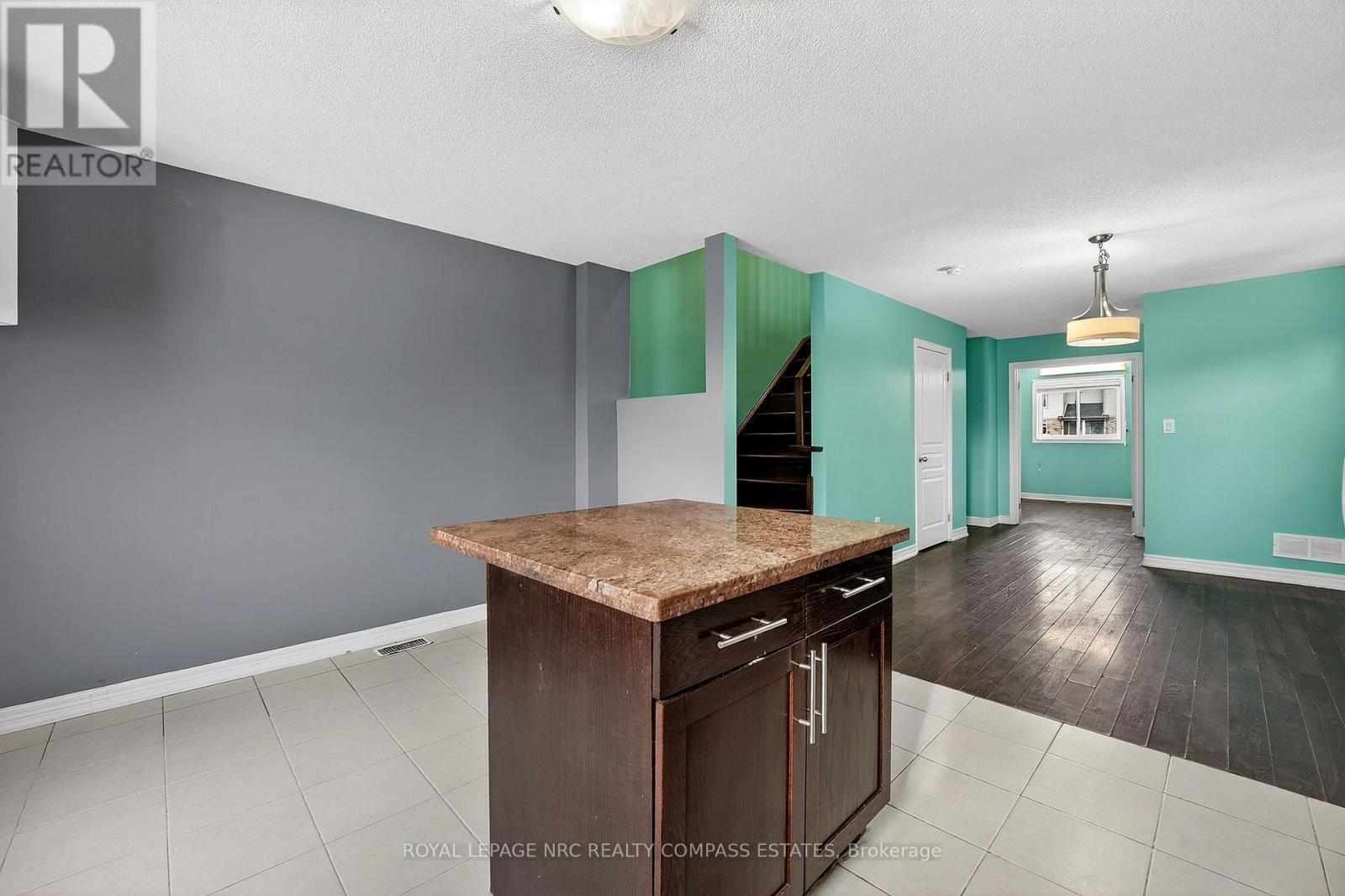 1 - 6117 Kelsey Crescent, Niagara Falls (Forestview), ON