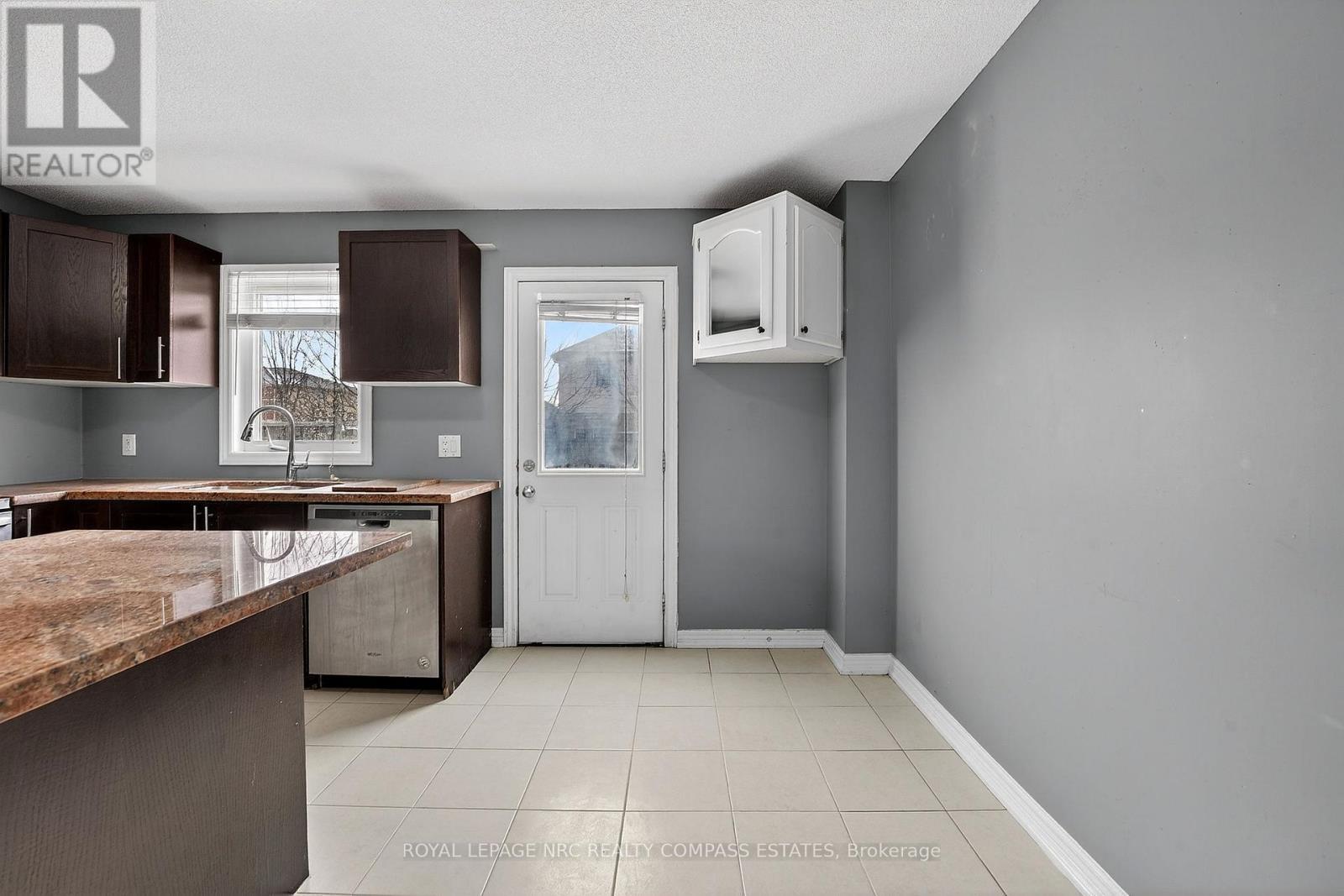 1 - 6117 Kelsey Crescent, Niagara Falls (Forestview), ON