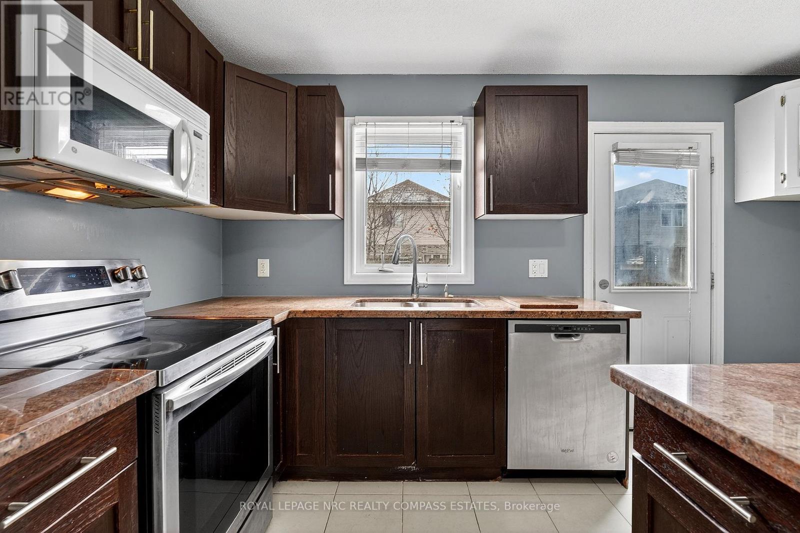 1 - 6117 Kelsey Crescent, Niagara Falls (Forestview), ON