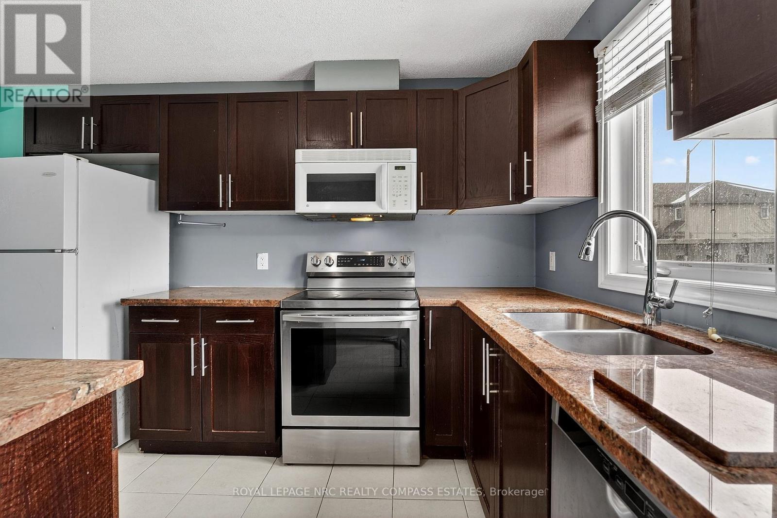 1 - 6117 Kelsey Crescent, Niagara Falls (Forestview), ON