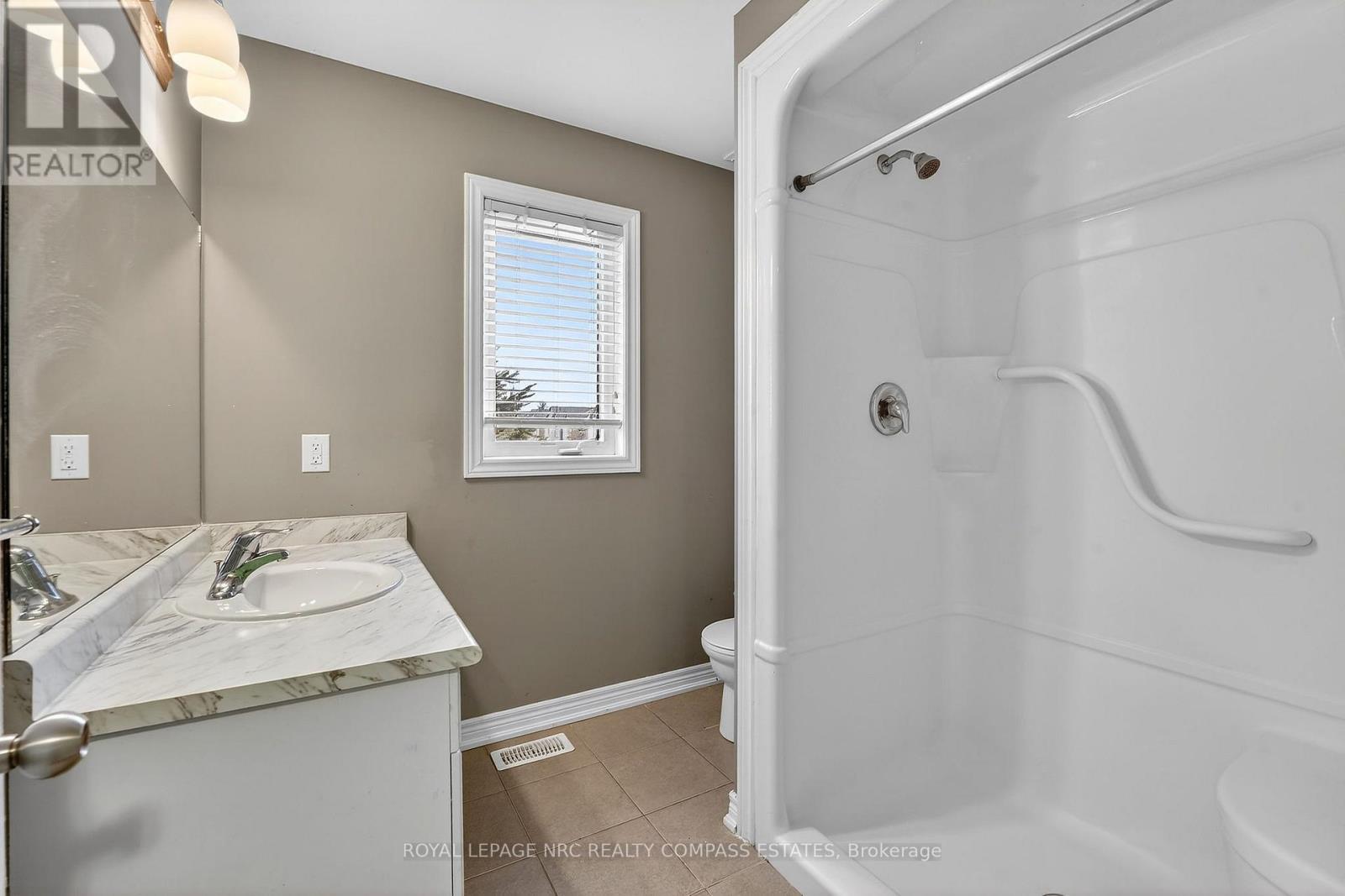 1 - 6117 Kelsey Crescent, Niagara Falls (Forestview), ON